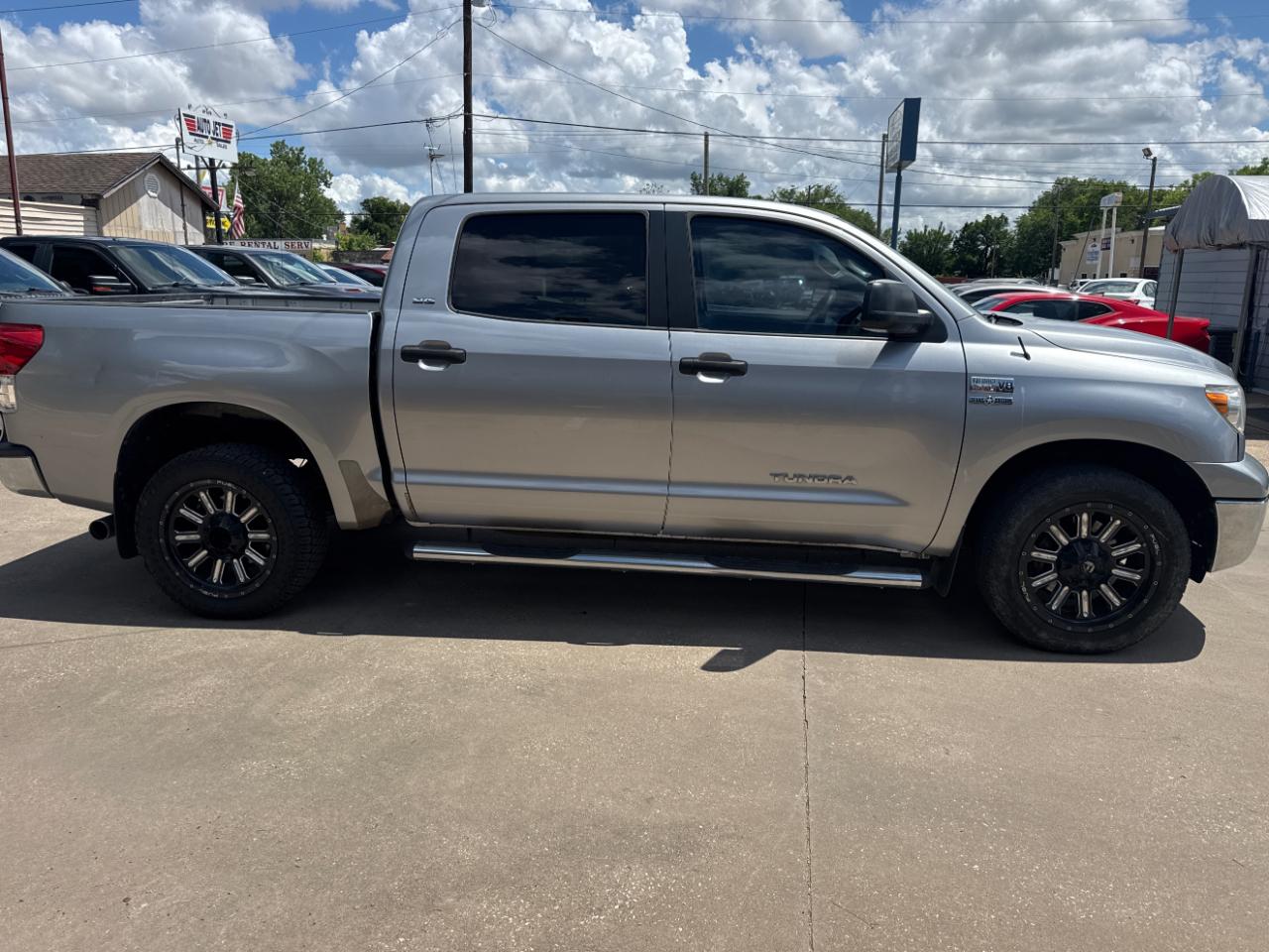 Toyota Tundra SR5 CrewMax 5.7L 2WD 2008