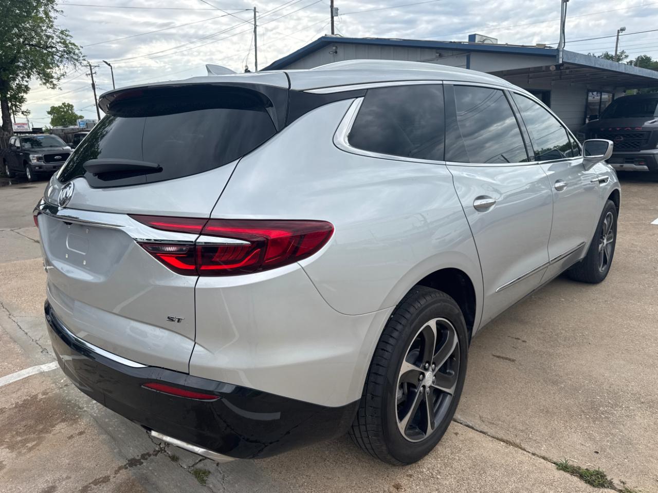 Buick Enclave Essence FWD 2020