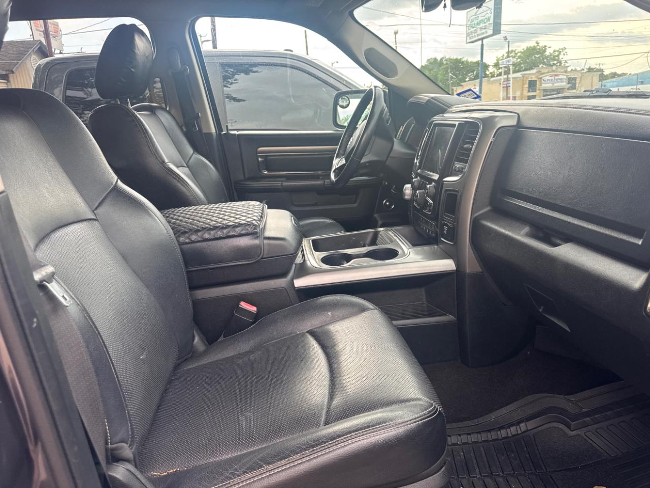 RAM 1500 Sport Crew Cab SWB 4WD 2017