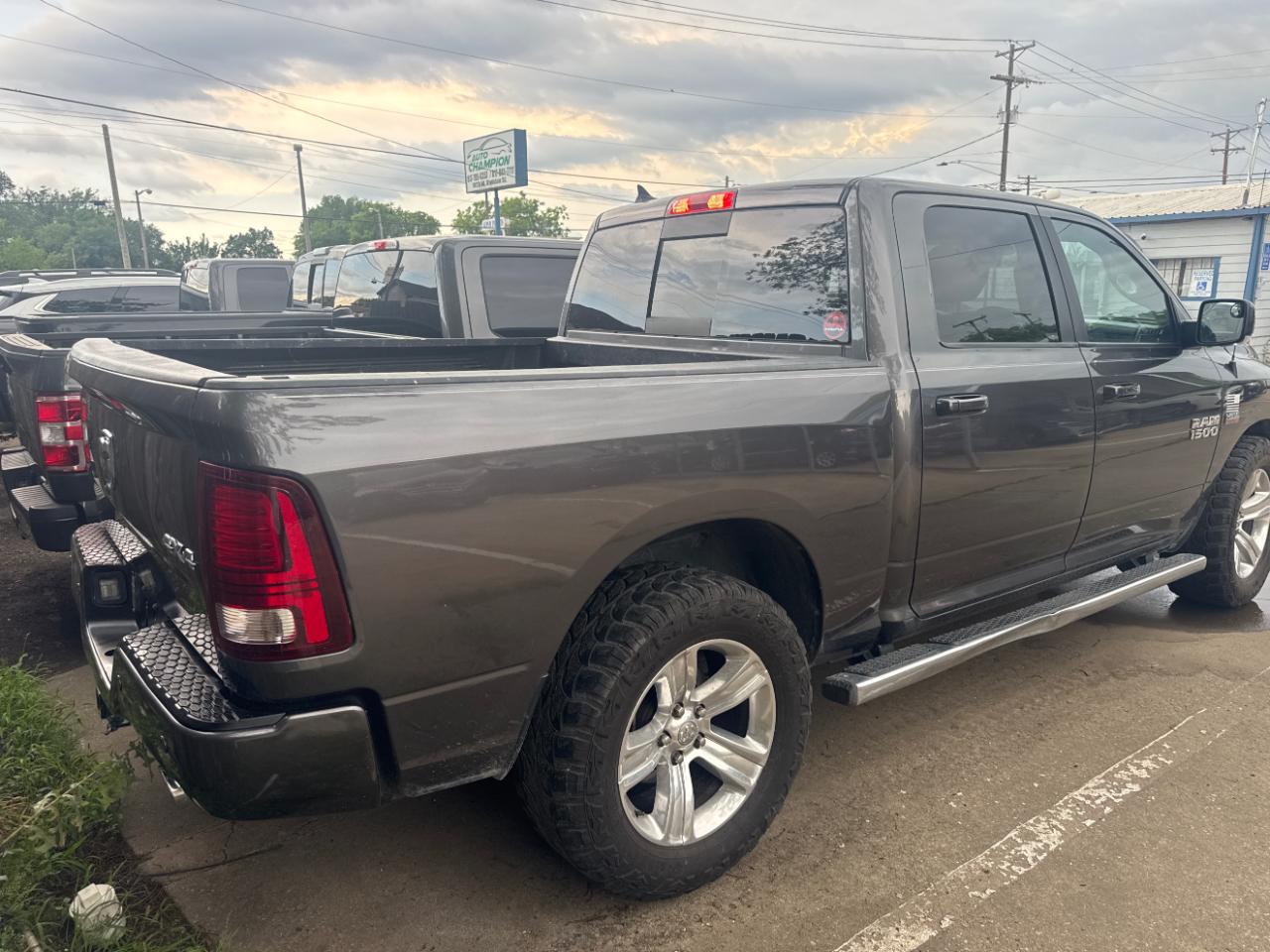 RAM 1500 Sport Crew Cab SWB 4WD 2017