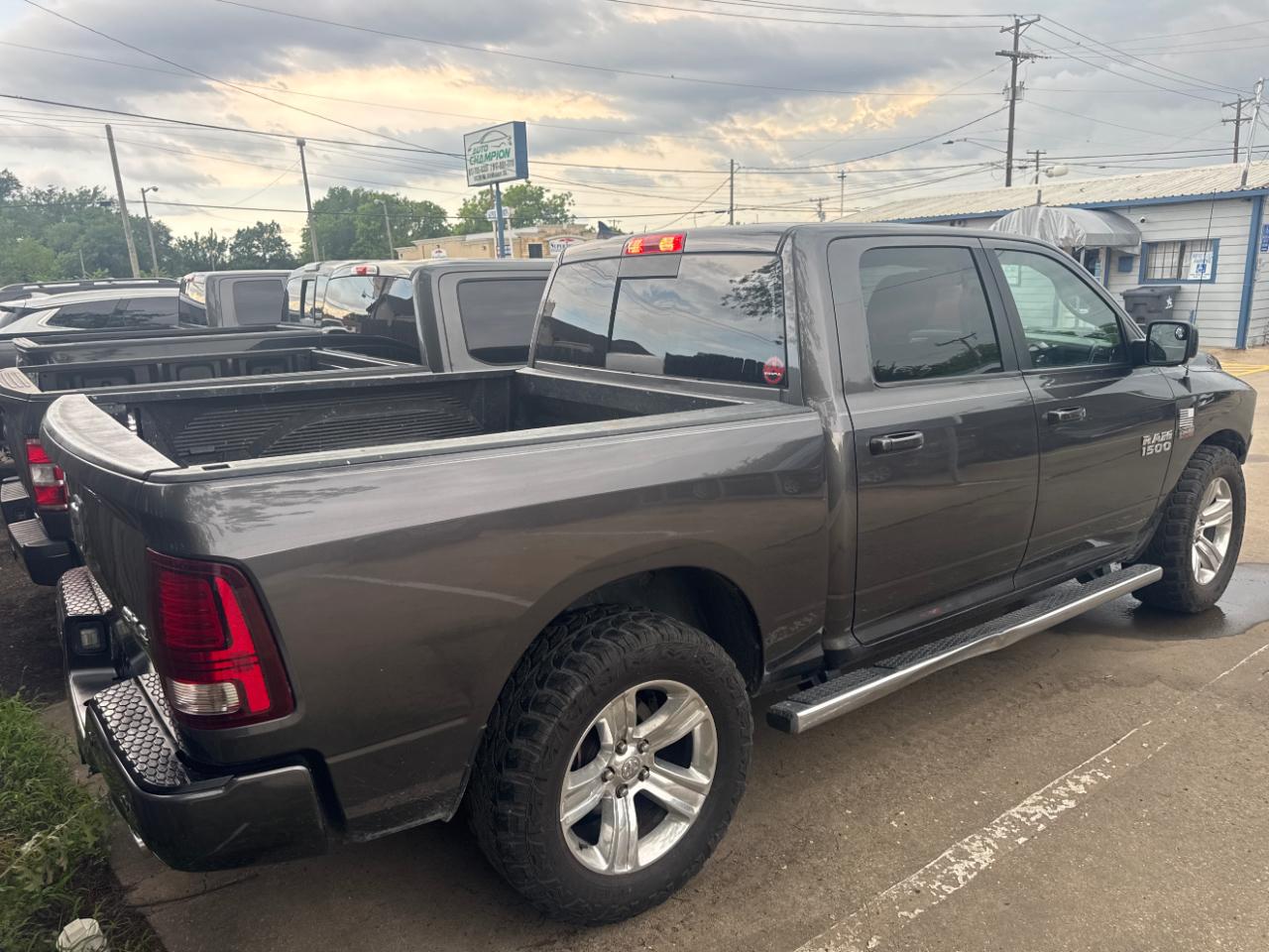 RAM 1500 Sport Crew Cab SWB 4WD 2017