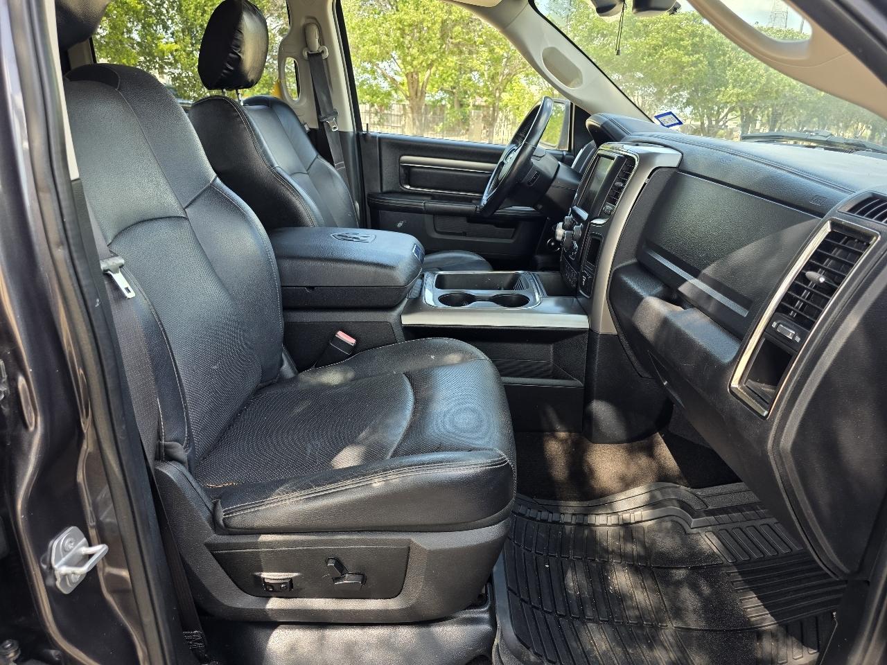 RAM 1500 Sport Crew Cab SWB 4WD 2017