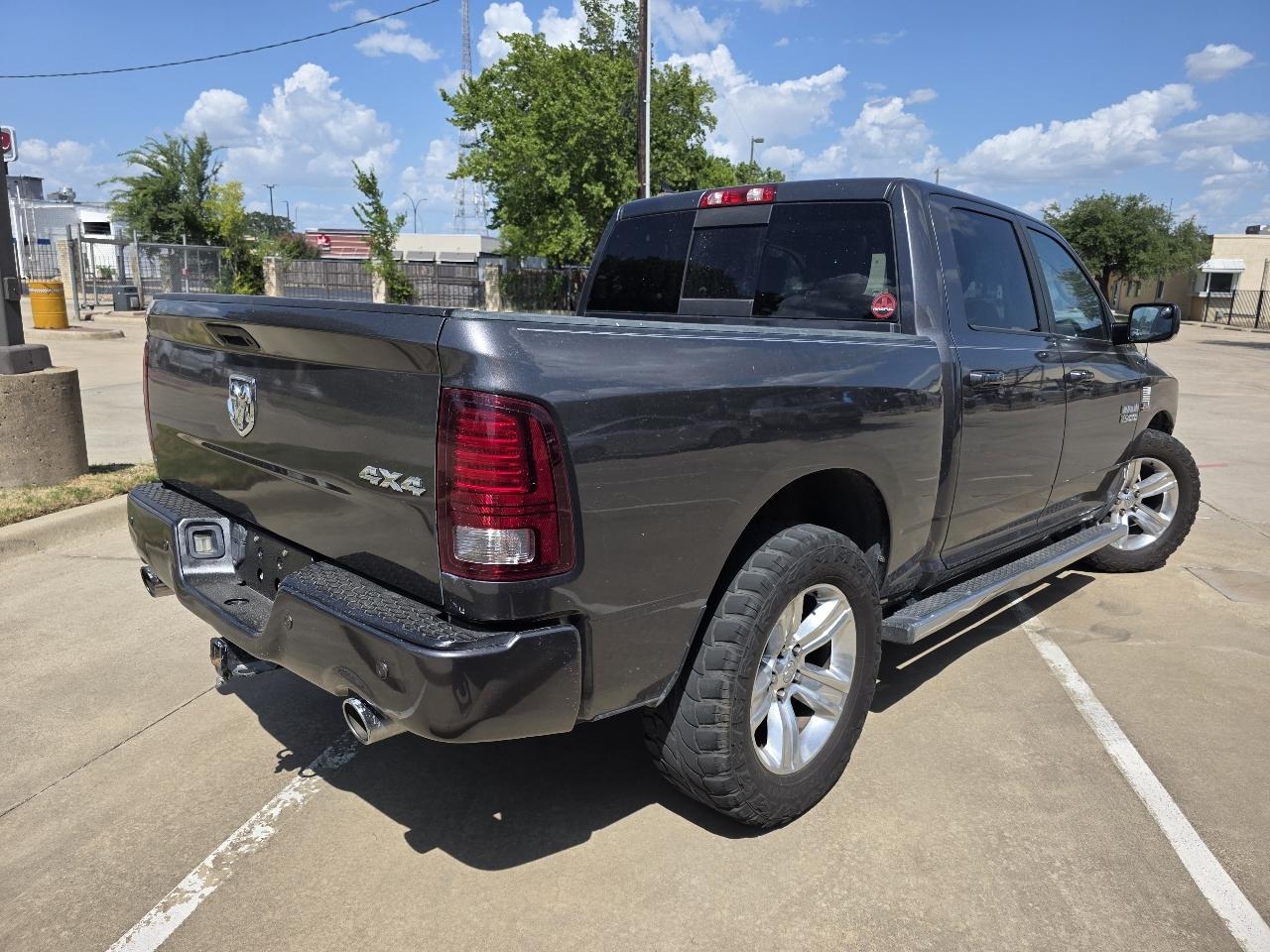 RAM 1500 Sport Crew Cab SWB 4WD 2017