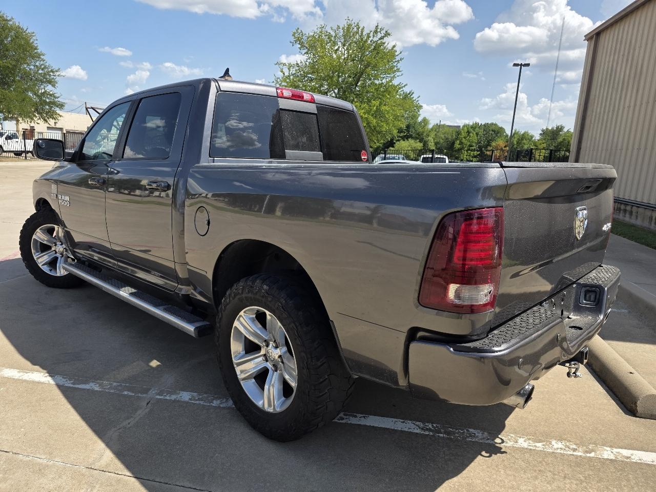 RAM 1500 Sport Crew Cab SWB 4WD 2017