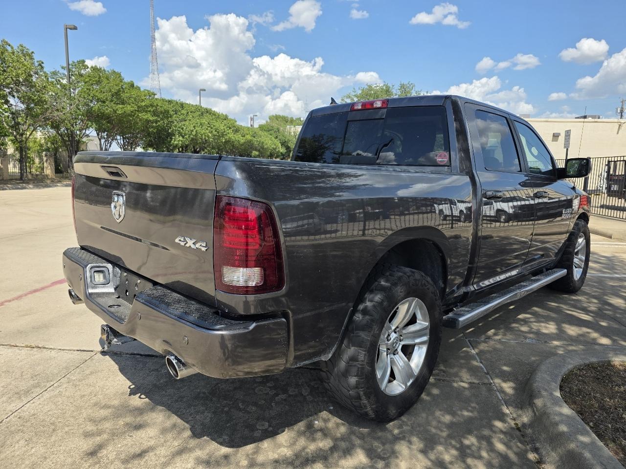 RAM 1500 Sport Crew Cab SWB 4WD 2017