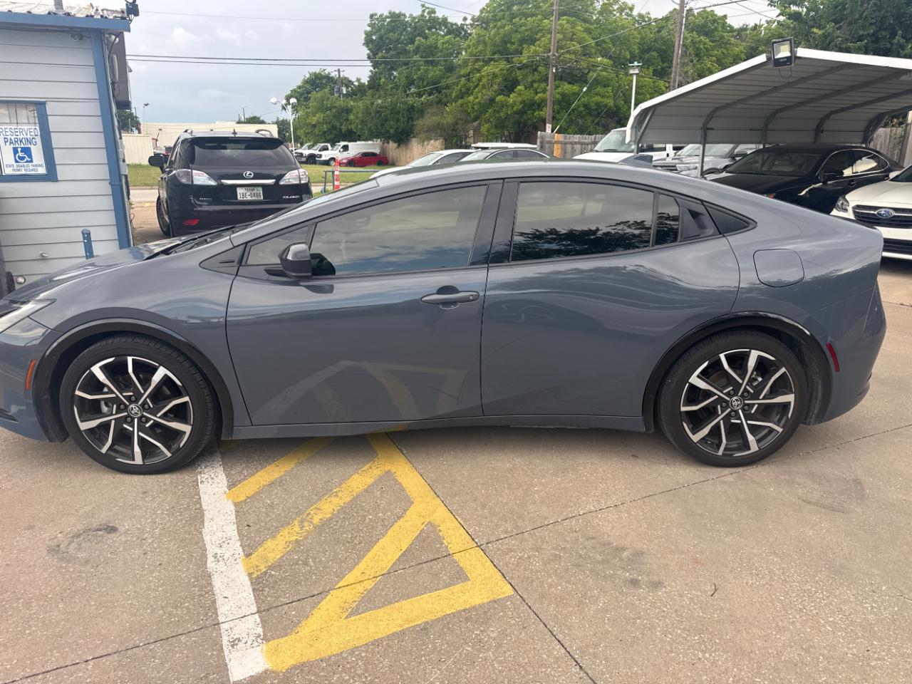Toyota Prius  2023