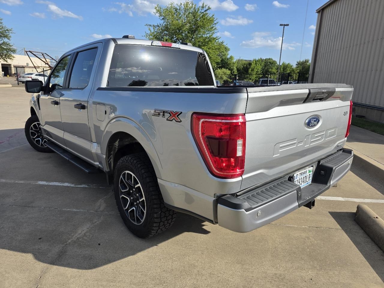 Ford F-150 2WD SuperCrew 145" STX 2023