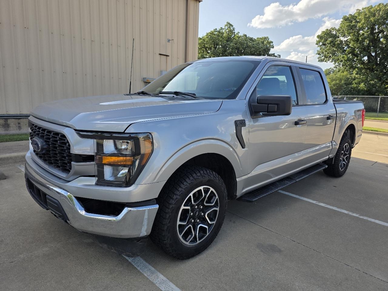 Ford F-150 2WD SuperCrew 145" STX 2023