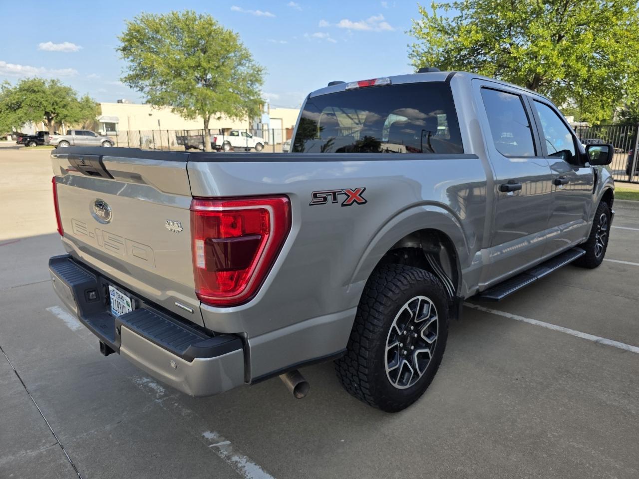 Ford F-150 2WD SuperCrew 145" STX 2023
