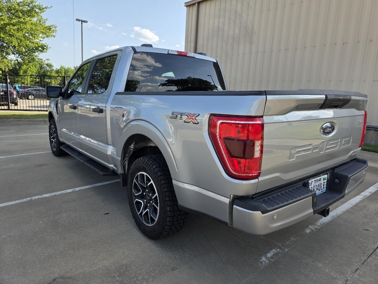 Ford F-150 2WD SuperCrew 145" STX 2023