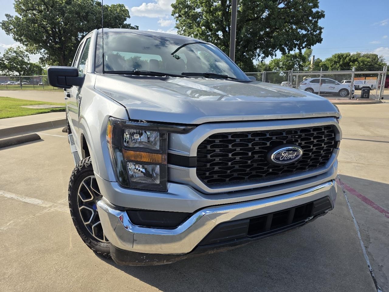 Ford F-150 2WD SuperCrew 145" STX 2023