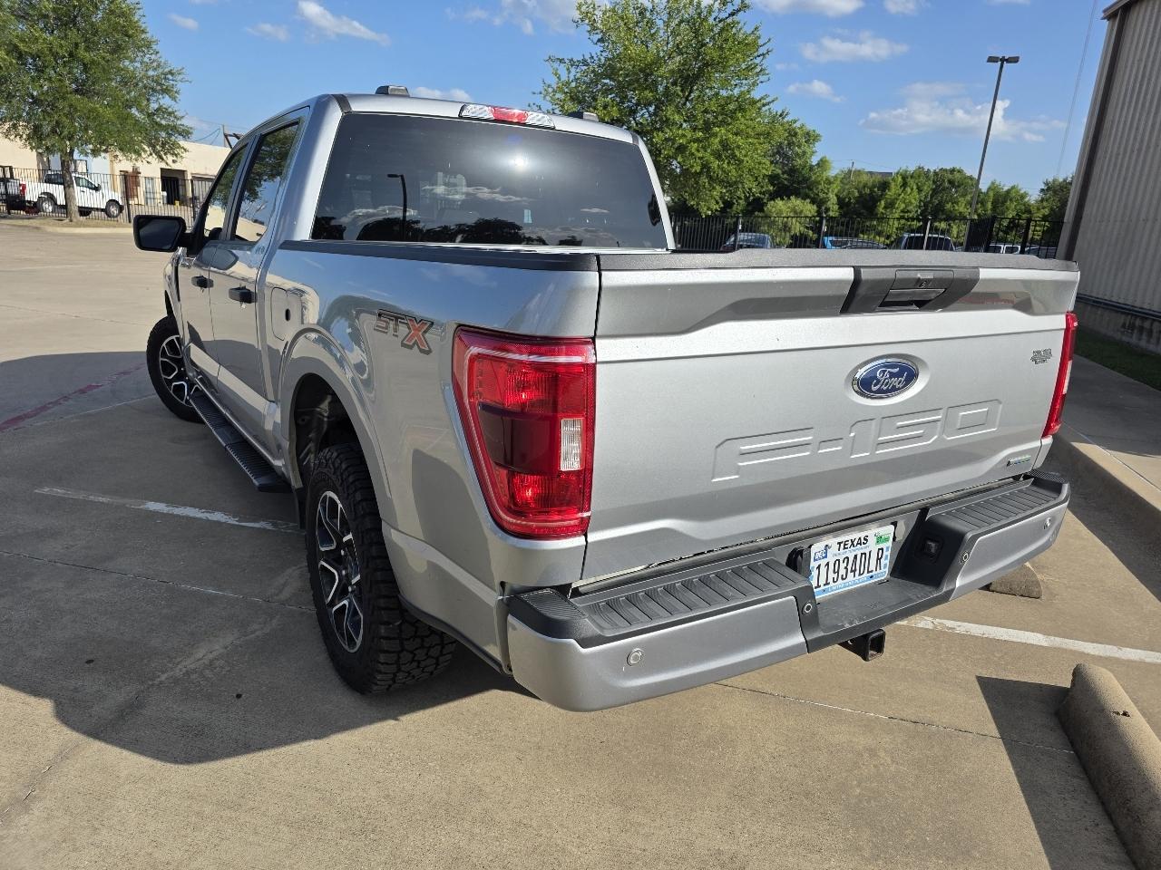 Ford F-150 2WD SuperCrew 145" STX 2023