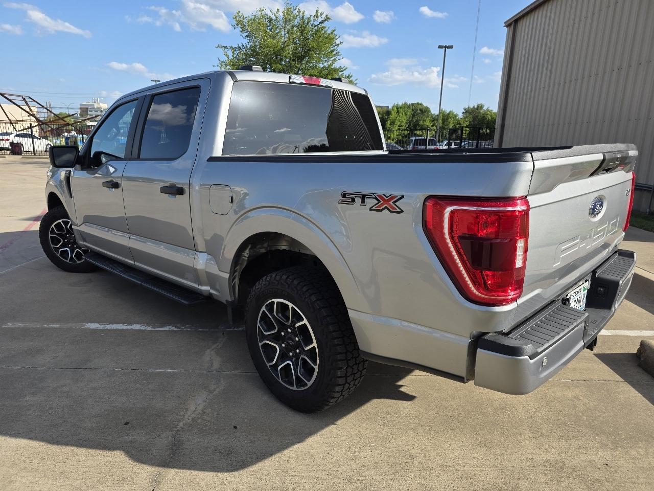 Ford F-150 2WD SuperCrew 145" STX 2023