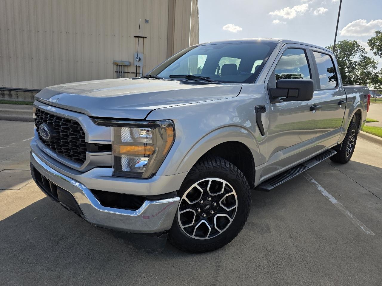 Ford F-150 2WD SuperCrew 145" STX 2023