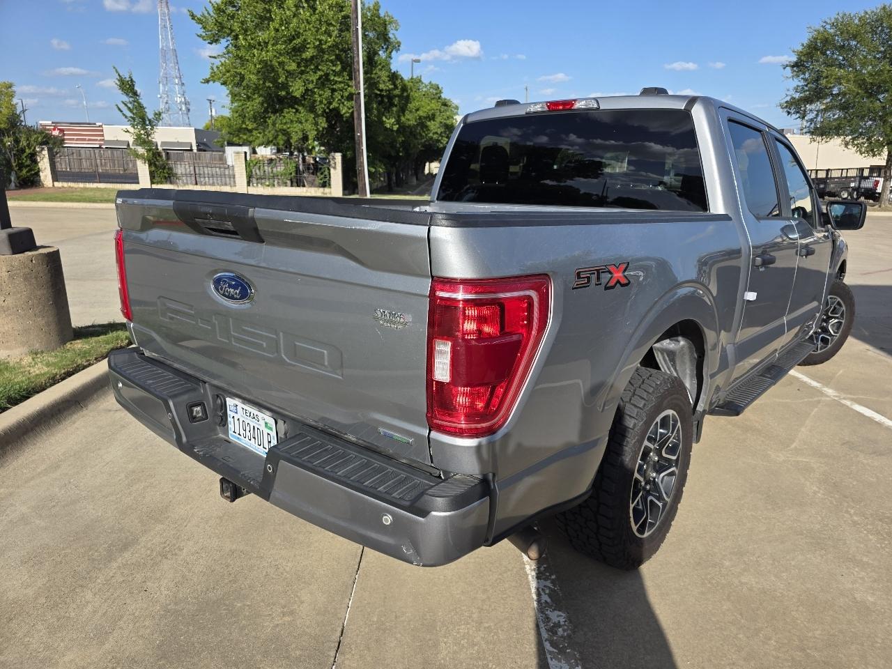Ford F-150 2WD SuperCrew 145" STX 2023
