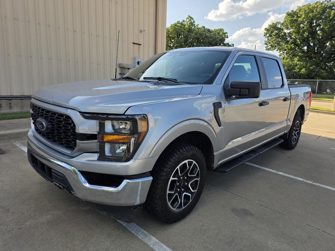 Ford F-150 2WD SuperCrew 145" STX 2023
