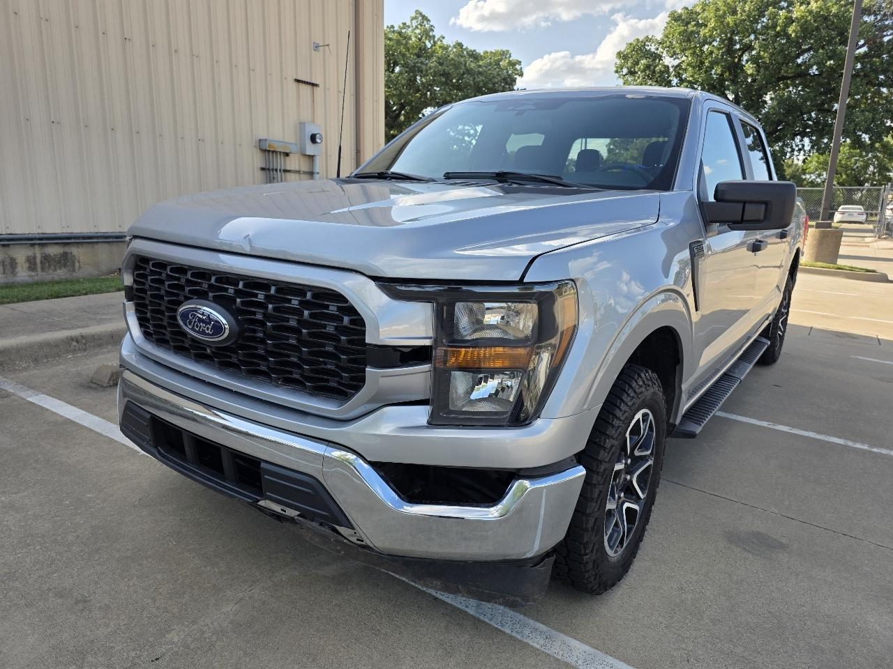 Ford F-150 2WD SuperCrew 145" STX 2023