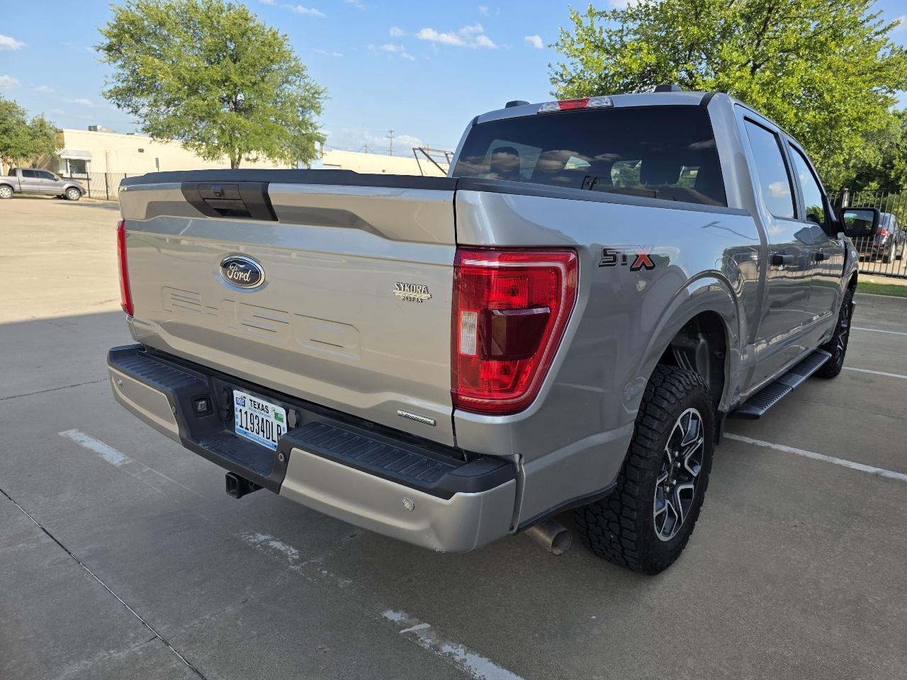 Ford F-150 2WD SuperCrew 145" STX 2023