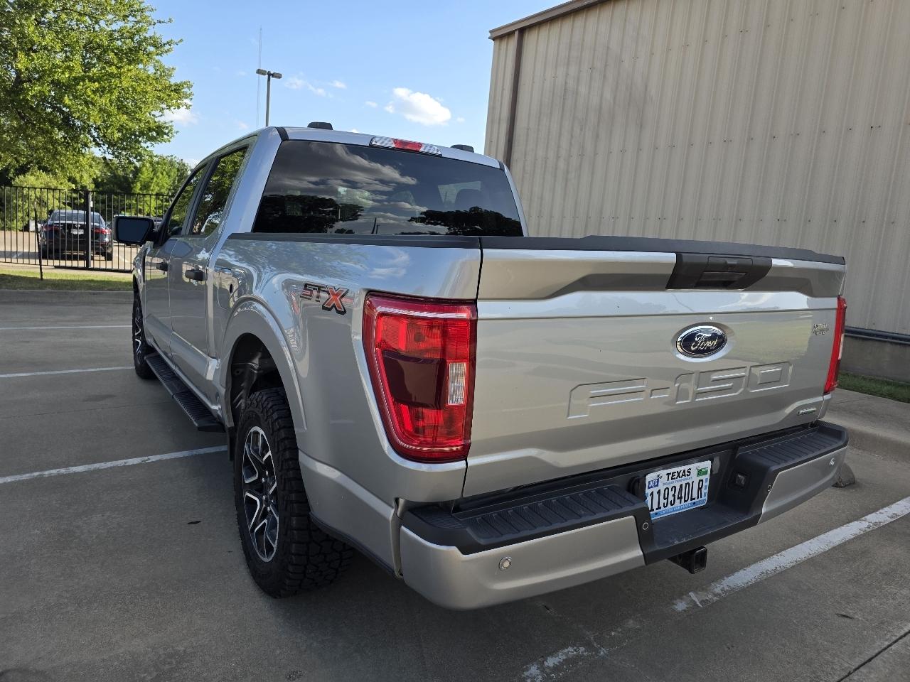 Ford F-150 2WD SuperCrew 145" STX 2023