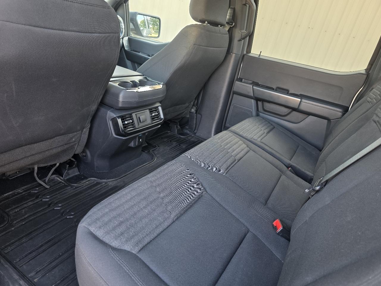 Ford F-150 2WD SuperCrew 145" STX 2023