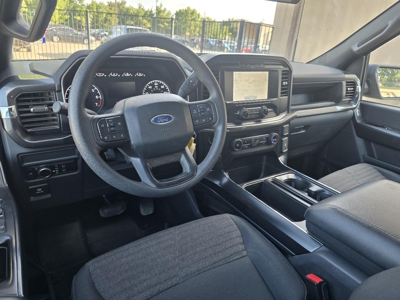 Ford F-150 2WD SuperCrew 145" STX 2023