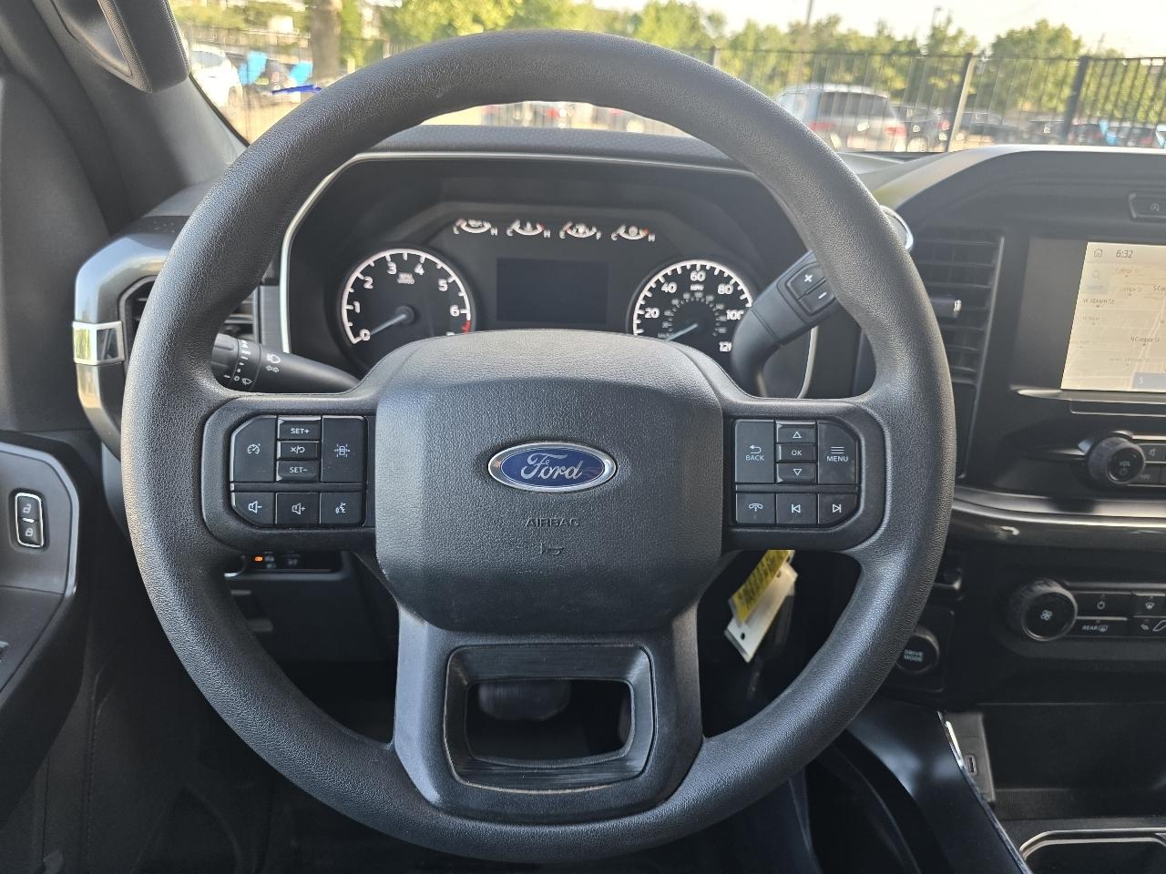 Ford F-150 2WD SuperCrew 145" STX 2023