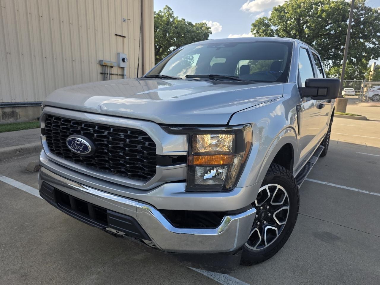 Ford F-150 2WD SuperCrew 145" STX 2023
