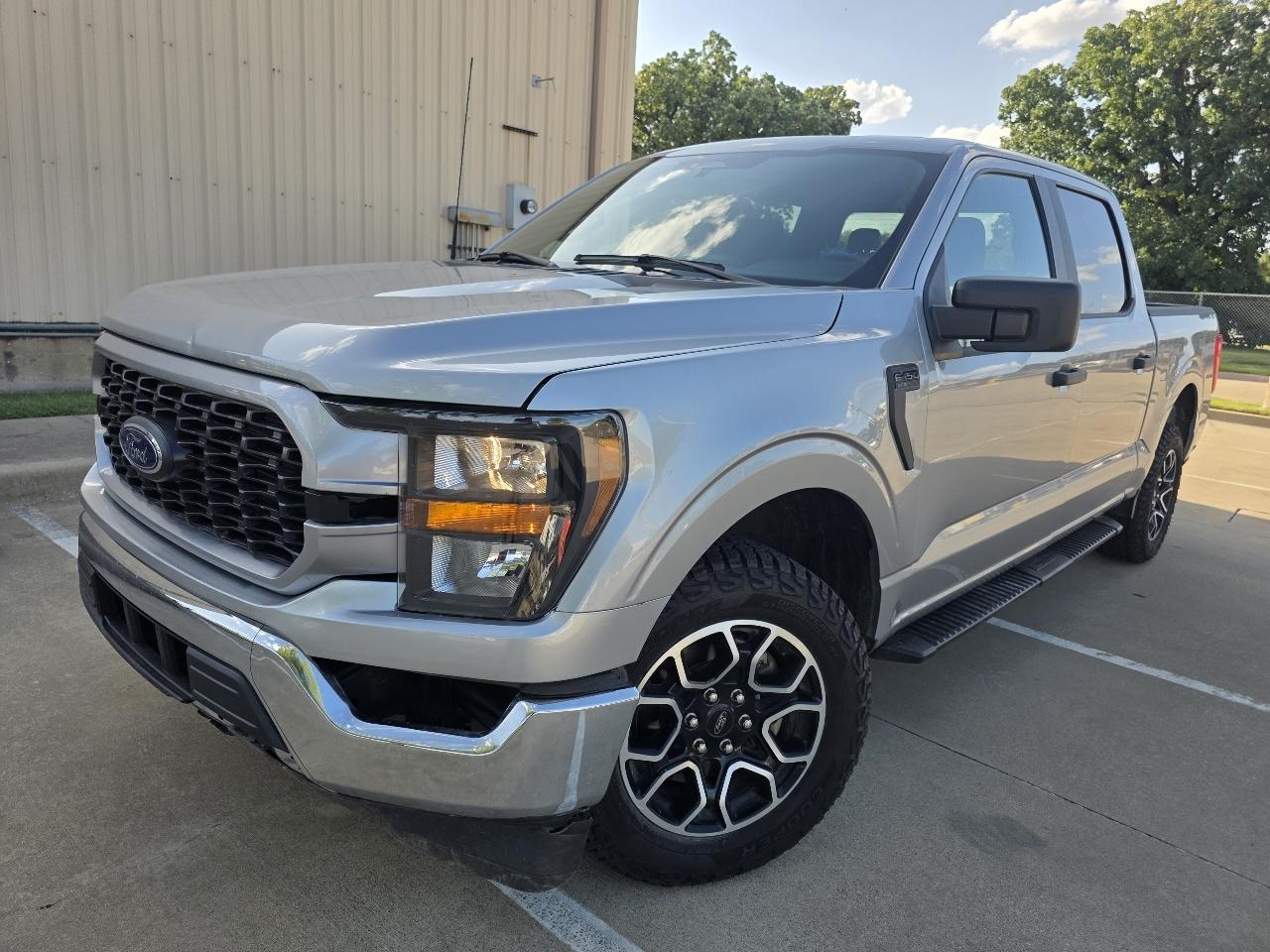 Ford F-150 2WD SuperCrew 145" STX 2023