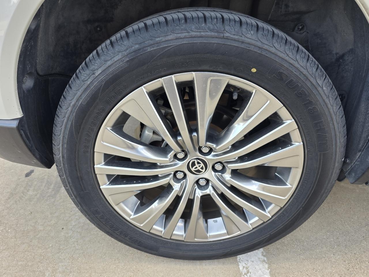 Toyota Venza XLE 2022