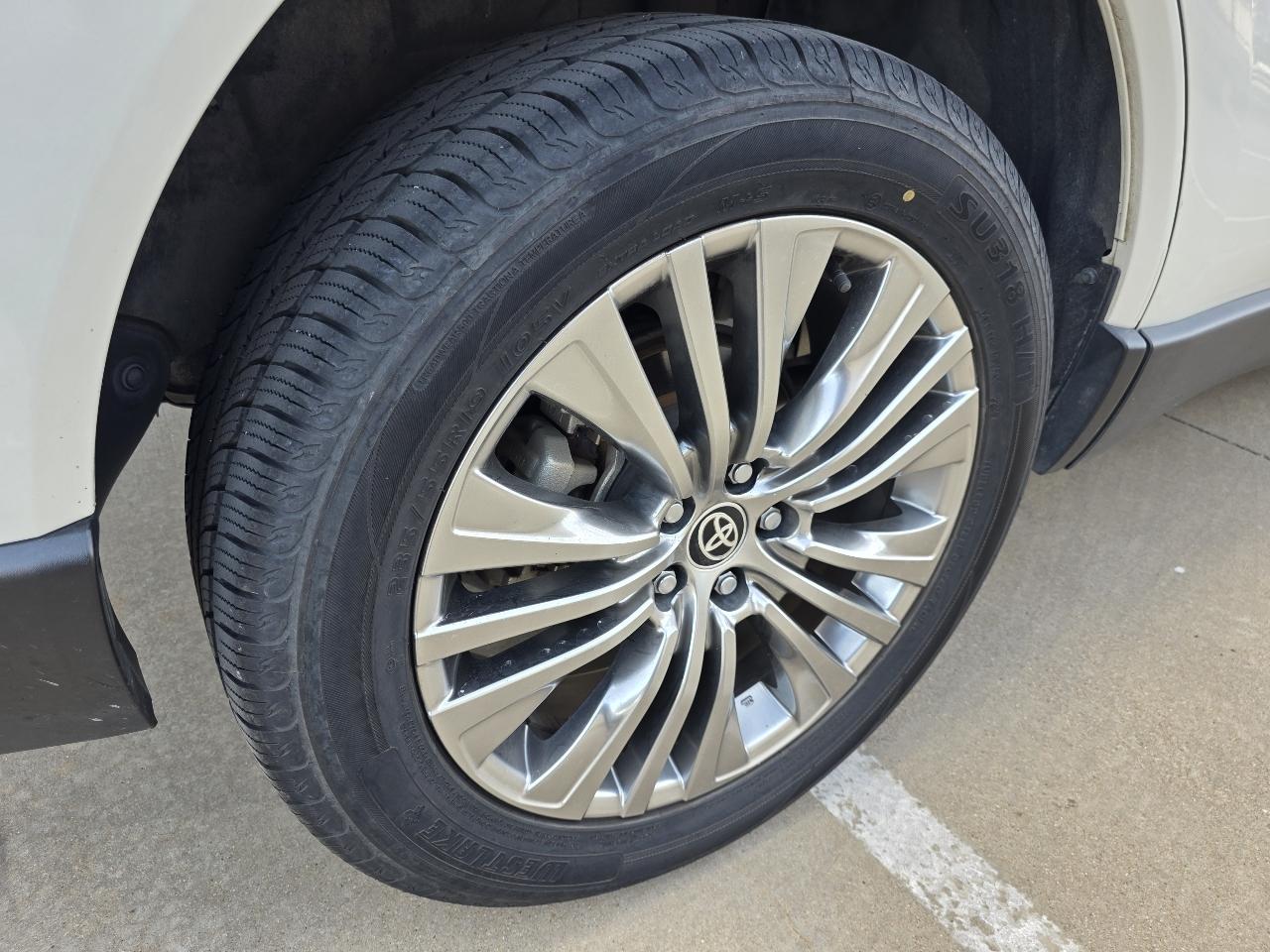 Toyota Venza XLE 2022