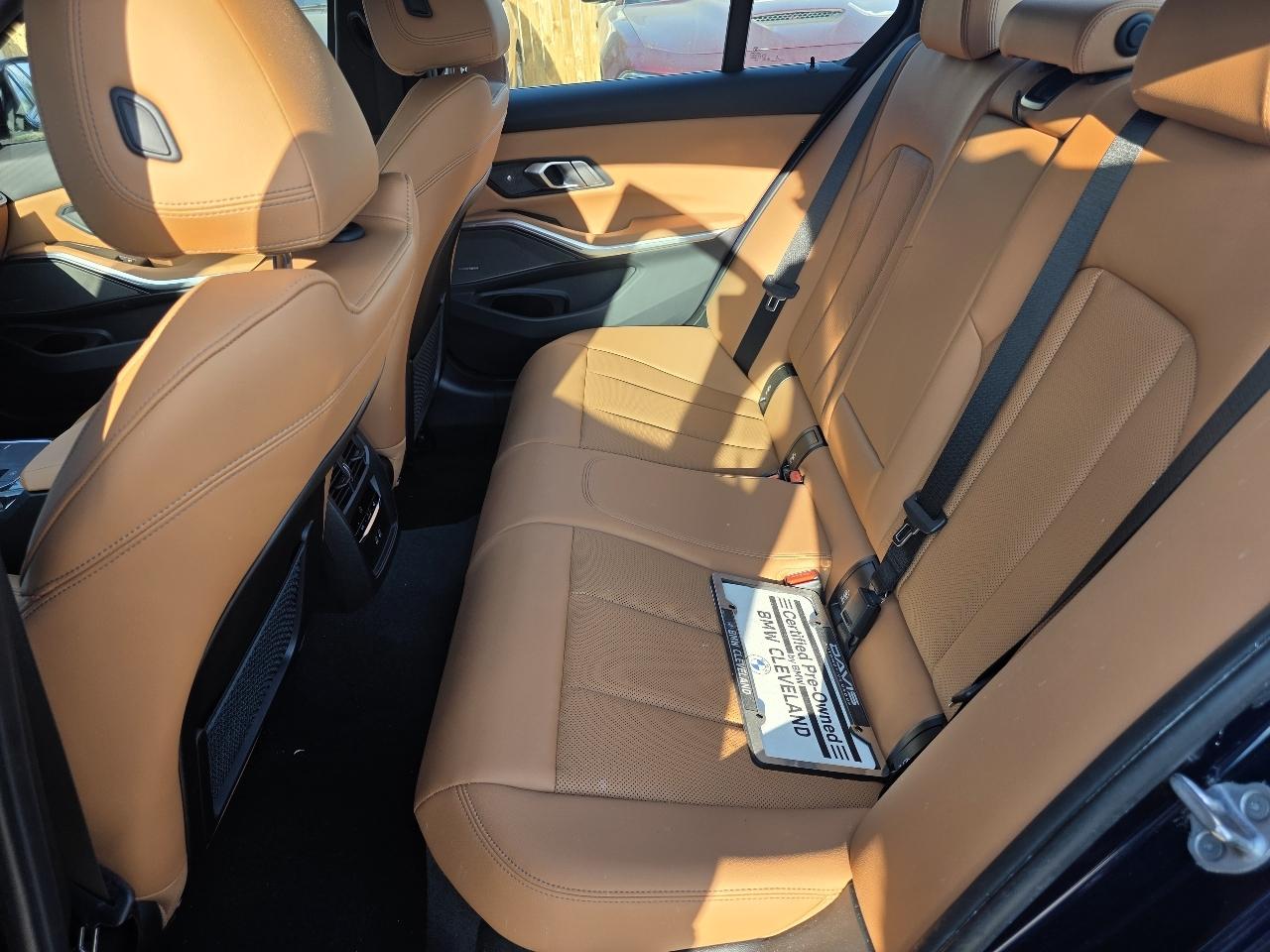 BMW 3-Series  2023