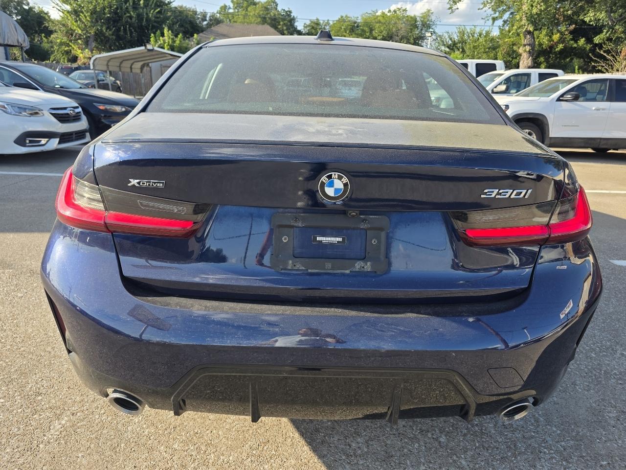 BMW 3-Series  2023