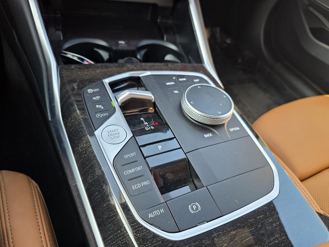 BMW 3-Series  2023