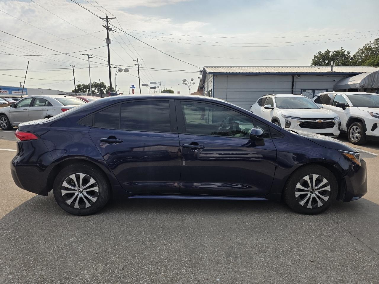 Toyota Corolla LE Hybrid 2022