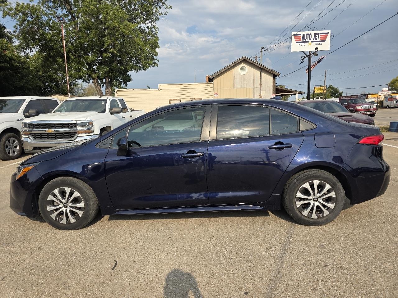 Toyota Corolla LE Hybrid 2022