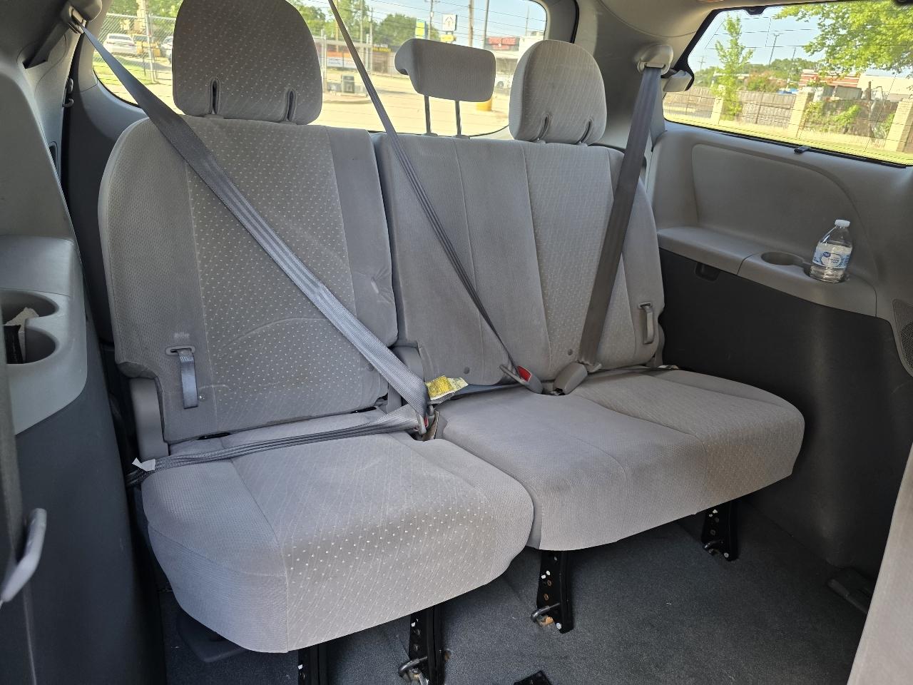 Toyota Sienna LE 8-Passenger 2020