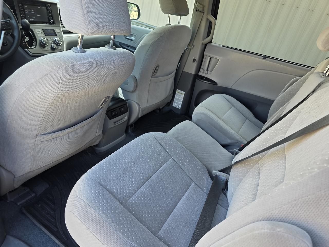 Toyota Sienna LE 8-Passenger 2020