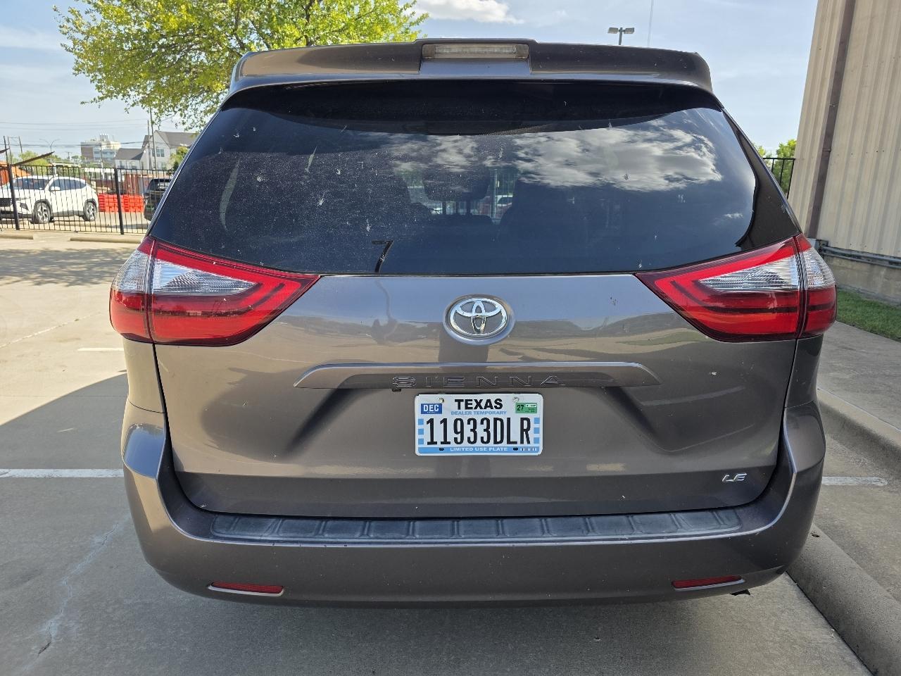 Toyota Sienna LE 8-Passenger 2020