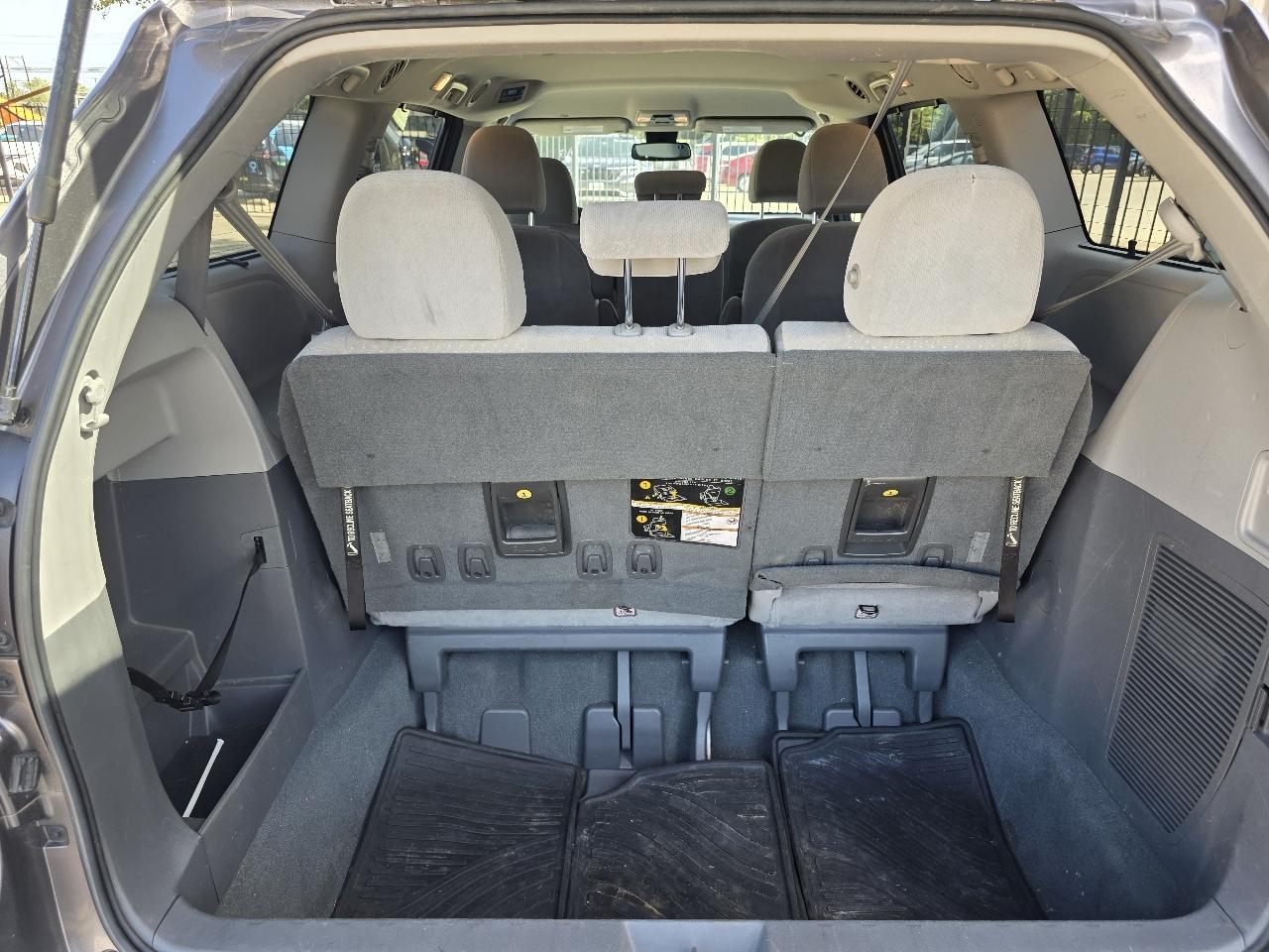Toyota Sienna LE 8-Passenger 2020