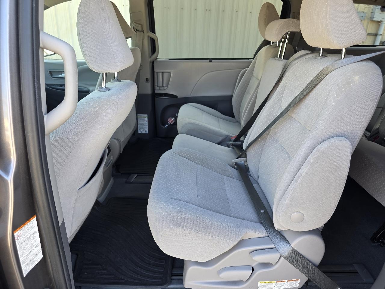 Toyota Sienna LE 8-Passenger 2020