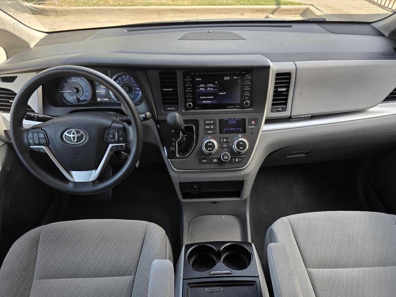 Toyota Sienna LE 8-Passenger 2020