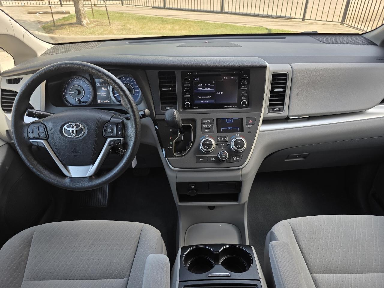 Toyota Sienna LE 8-Passenger 2020