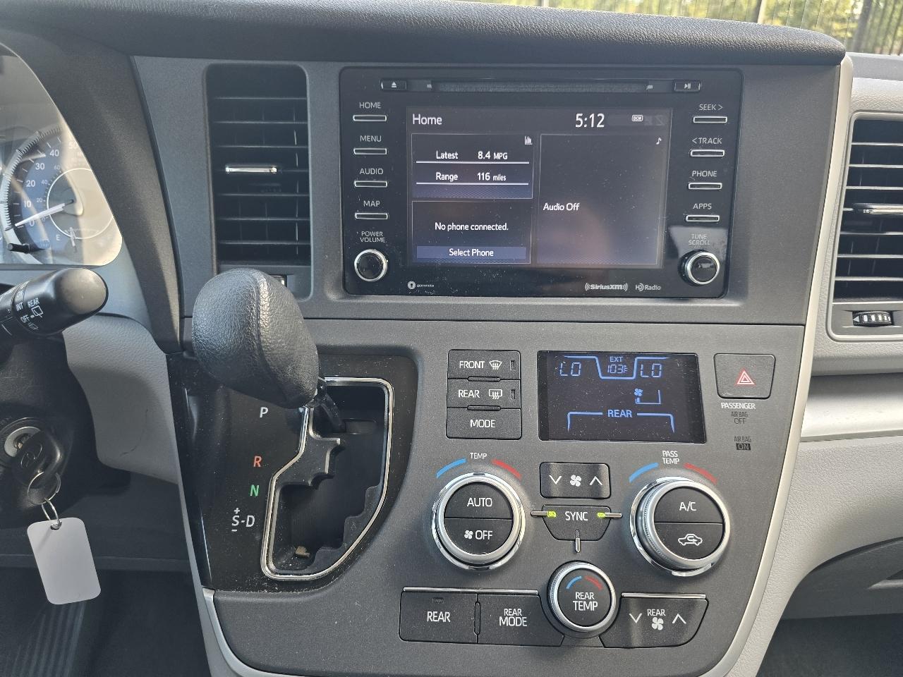 Toyota Sienna LE 8-Passenger 2020