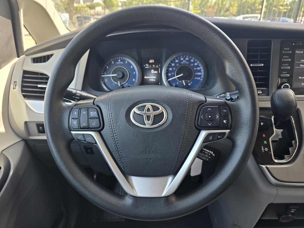 Toyota Sienna LE 8-Passenger 2020