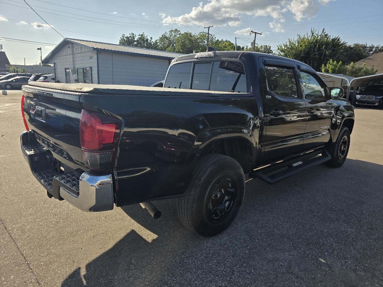 Toyota Tacoma SR5 Double Cab I4 2WD 2023