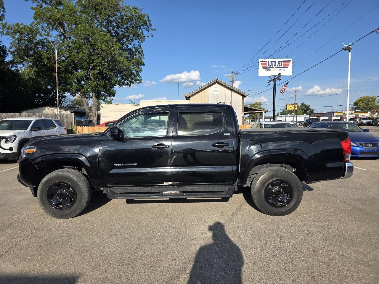 Toyota Tacoma SR5 Double Cab I4 2WD 2023