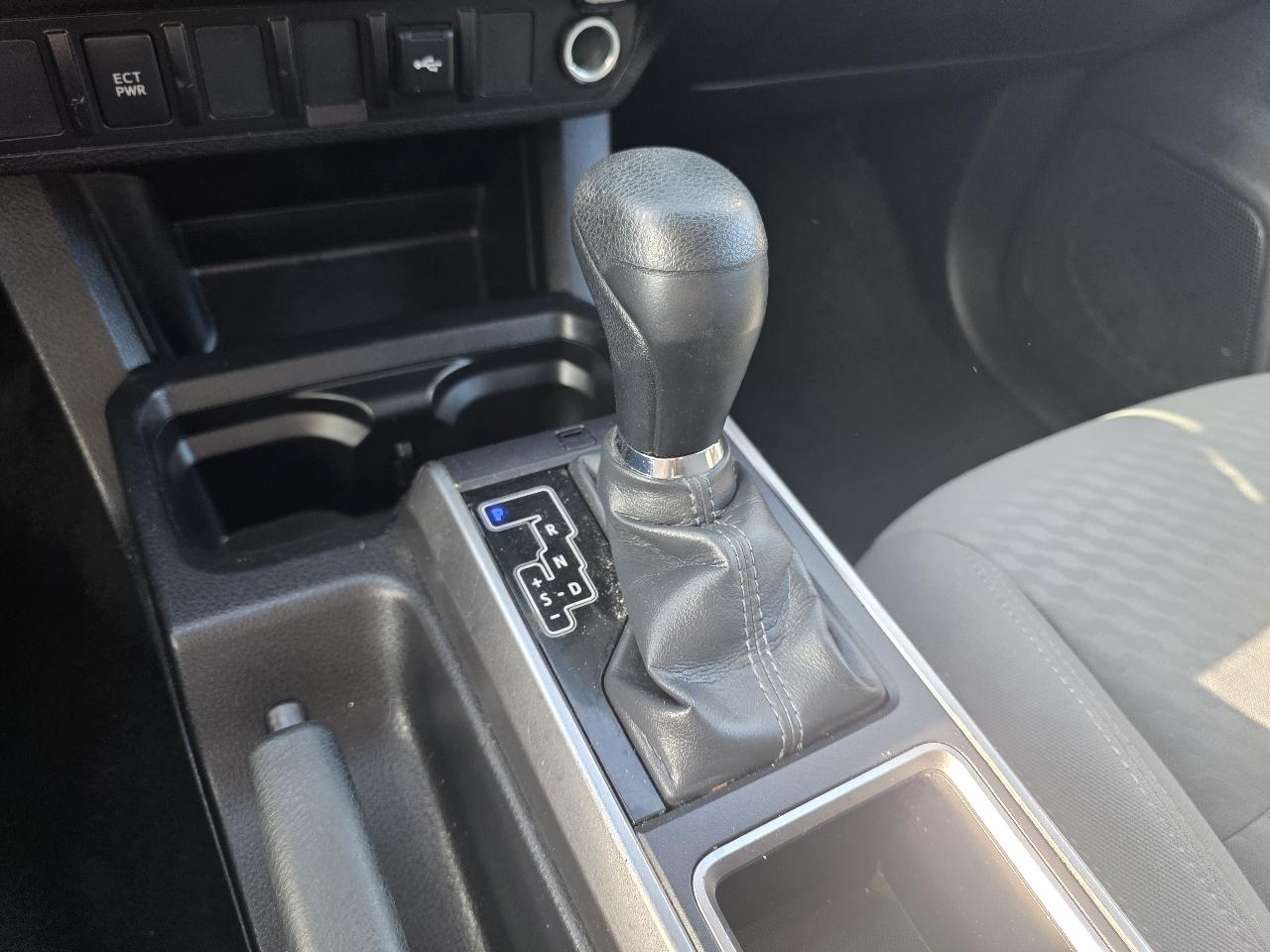 Toyota Tacoma SR5 Double Cab I4 2WD 2023