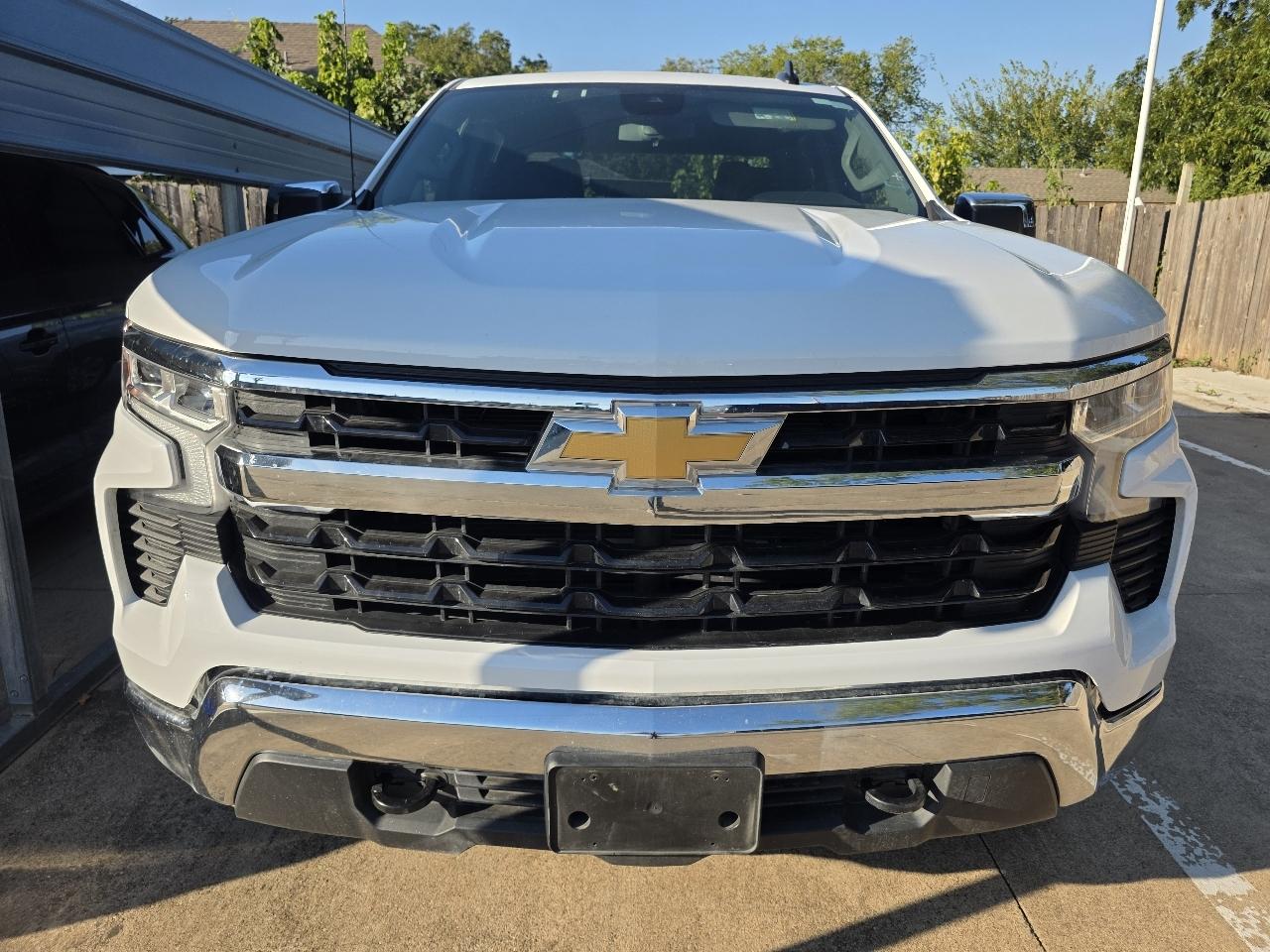Chevrolet Silverado photo 2