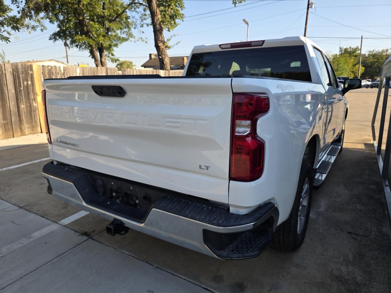 Chevrolet Silverado photo 9