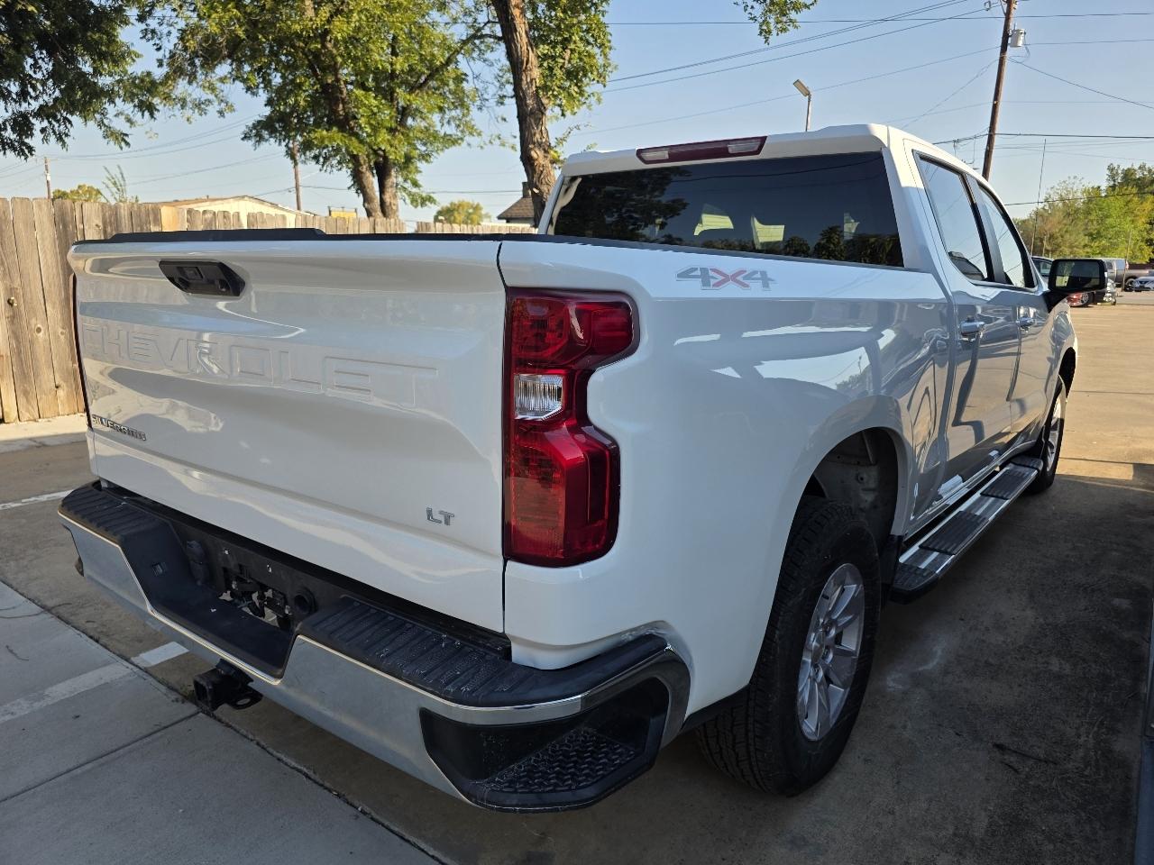 Chevrolet Silverado photo 10